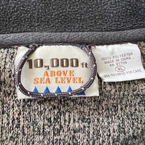 Men’s Half-Zip Pullover, Brand: 10,000ft Above, Size XL, 100% Polyester - Picture 5 of 6